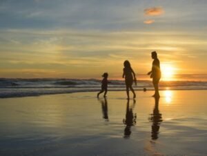 TALLER GRUPAL DE CONSTELACIONES FAMILIARES BADAJOZ 18mayo2024 AUREA HOLISTICA